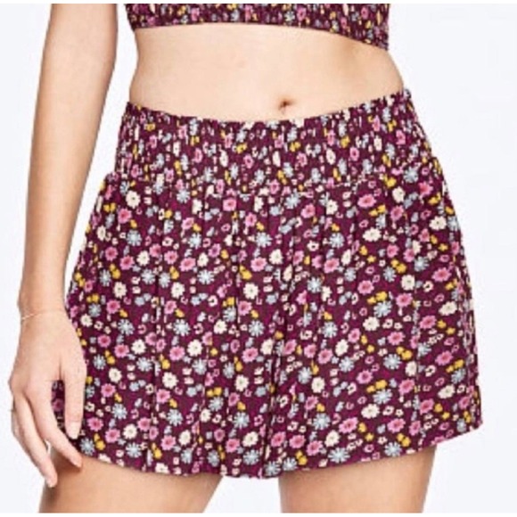 PINK Victoria's Secret Pants - Victoria's Secret Pink‎ Floral Smocked Waist Shorts Size XL